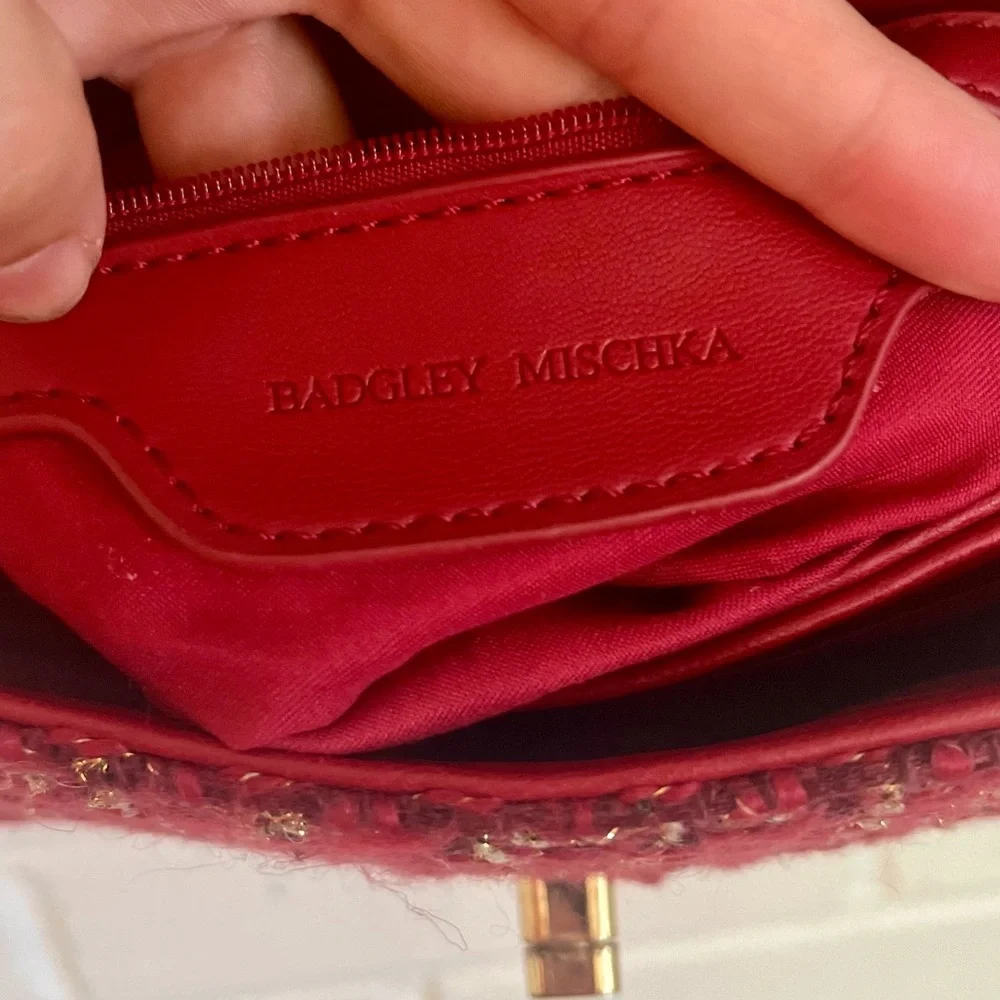 Badgley Mischka Red and Gold Tweed Women’s Shoulder Bag EUC - Picture 4 of 5